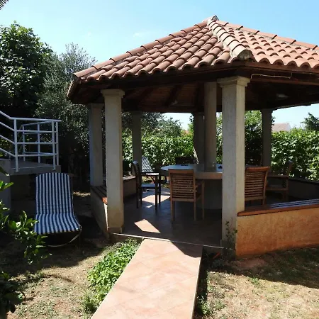 Appartement Benze Turanj