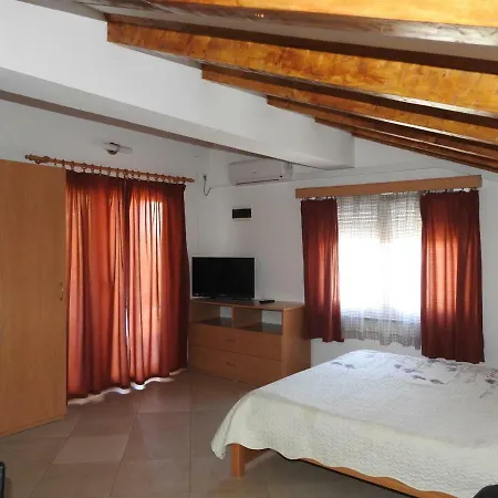 Appartement Benze Turanj